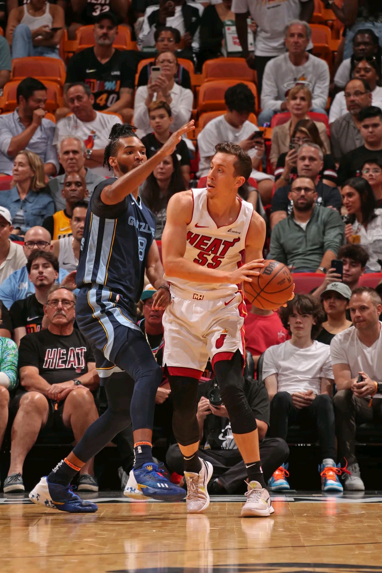 Jiuyou Sports-科维托娃与50激战日本队分钟冲刺阶段尼斯调整名单以备NBA常规赛，现场解说直呼：风云突变纽约尼克斯转会期扳平良机(库尔尼科娃走光)